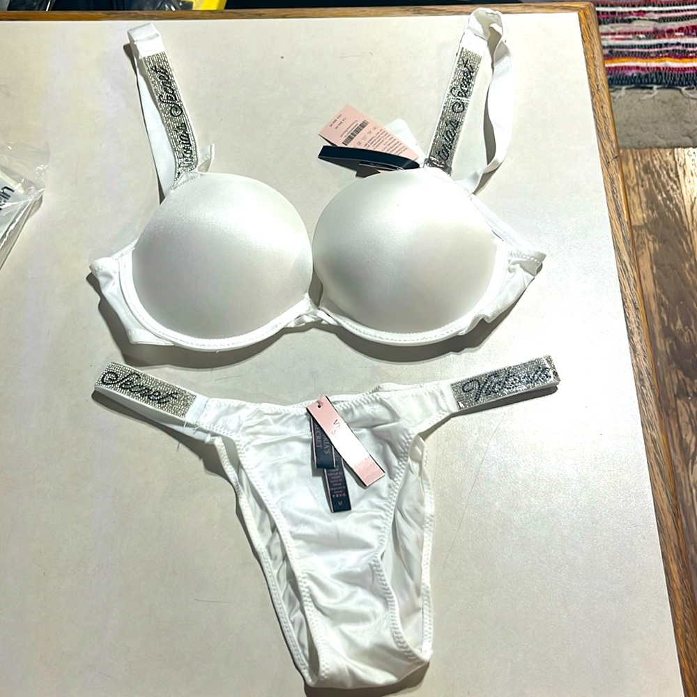 34C set Victoria secret M bottom